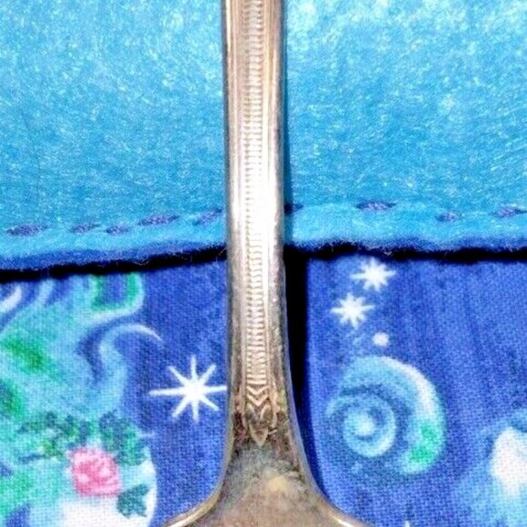 PATTERN: Cotillion 1937.  LENGTH: 5 7/8".  ITEM WEIGHT:  .83 OUNCES.    DESCRIPT - Picture 1 of 6